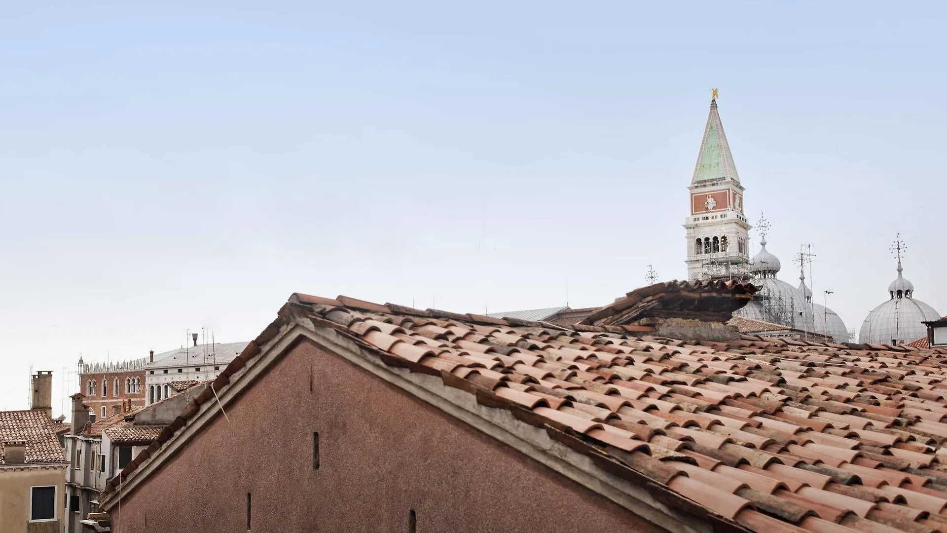 Elegant Terrace Apartment Near Piazza San Marco Last Floor No Lift Venice
